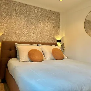  Apartment Lovely Tiny House Niederlande